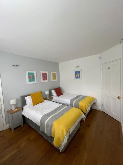 Flushing Fuchsia Cottage מראה חיצוני תמונה